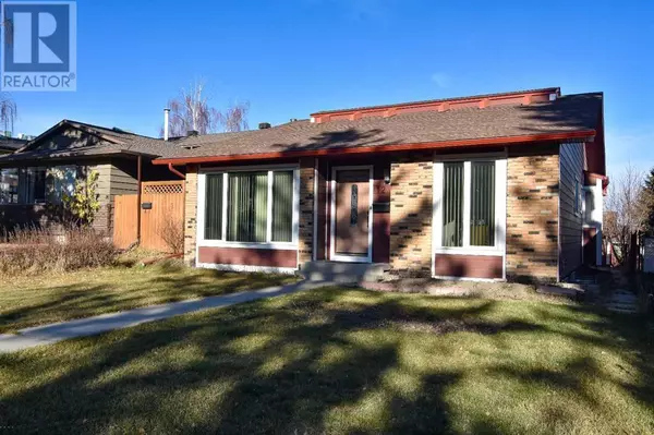 12 Bermuda Court NW, Calgary, AB T3K1H3