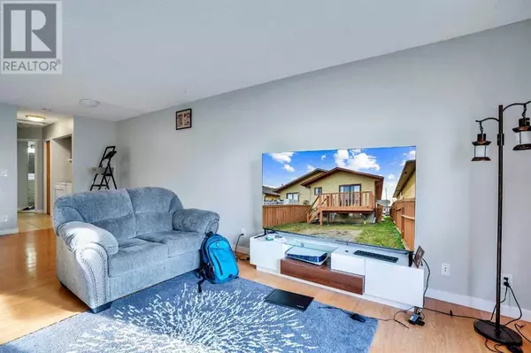 Calgary, AB t3j2a7,165 Castlebrook Way NE