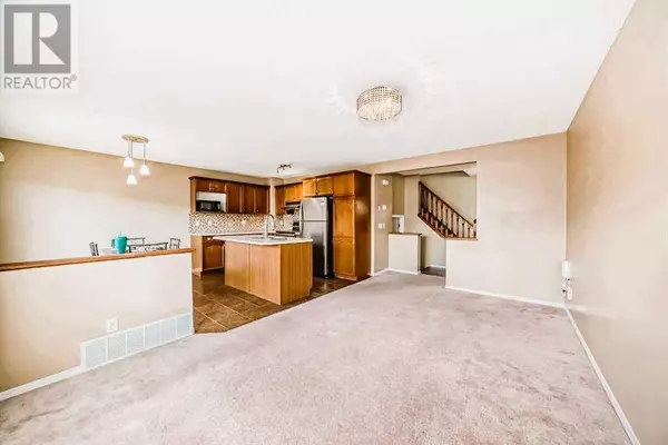 Calgary, AB T3J4M3,69 Saddlehorn Crescent NE