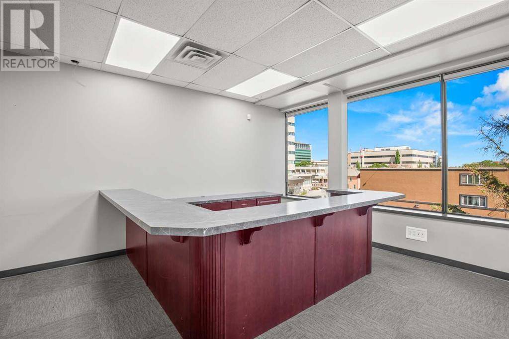 Red Deer, AB T4N3T1,303, 4719 48 Avenue