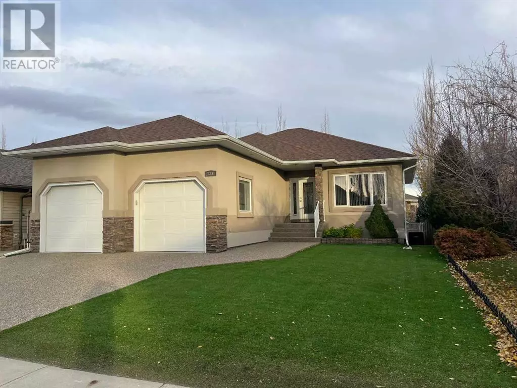 Lethbridge, AB T1K8B8,331 Couleecreek Court S