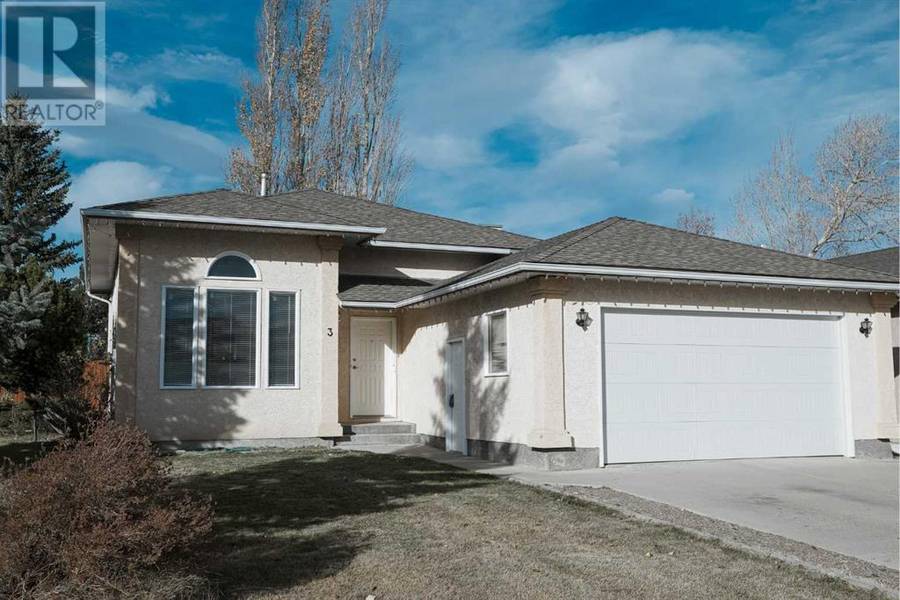 3 Mt Blakiston Place W, Lethbridge, AB T1K6M4