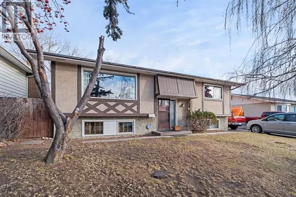 Calgary, AB T2K4H7,7952 Huntwick Crescent NE