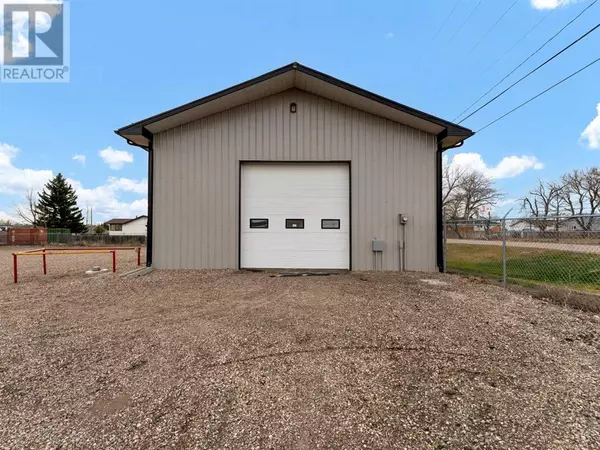 Dunmore, AB T1B0H3,1006 2 Avenue