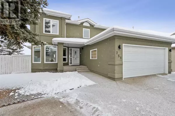 751 Mckenzie Lake Bay SE, Calgary, AB T2Z2J2