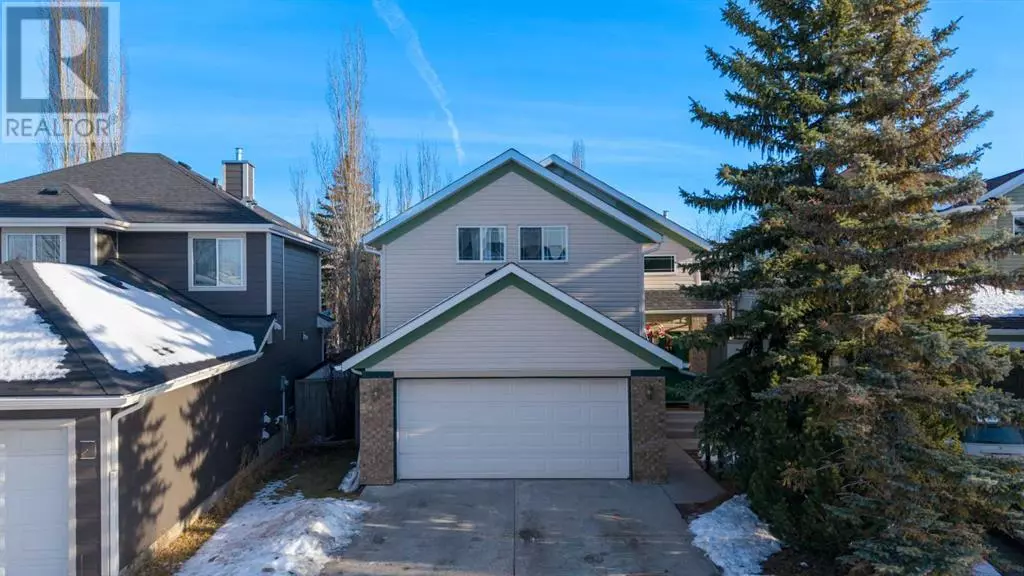 153 Somerset Way SW, Calgary, AB T2Y3K3