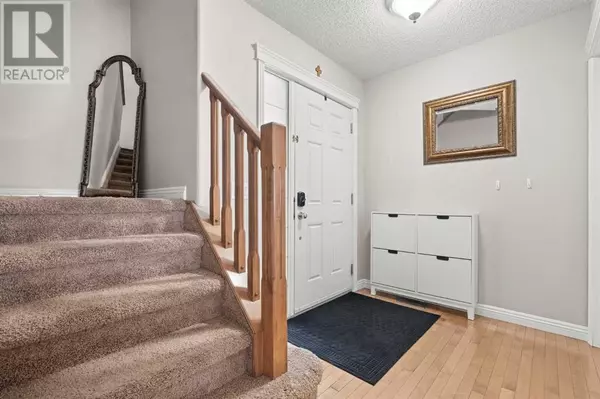 Calgary, AB T3K0B2,92 Covehaven Terrace NE