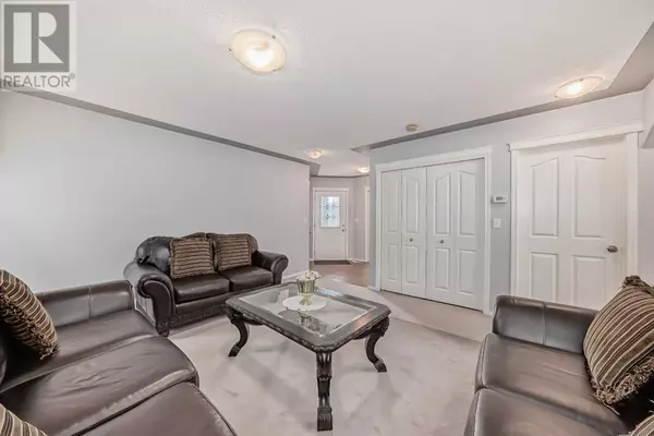 Calgary, AB T3J0A1,332 Taralake Terrace NE