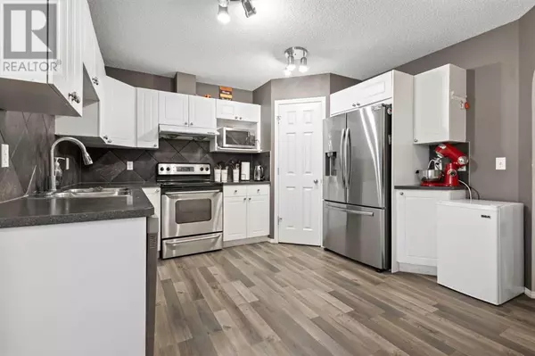 Calgary, AB T3J5M3,16 Saddlebrook Place NE