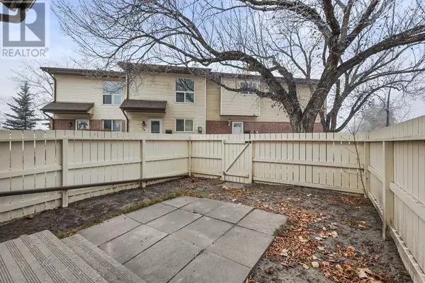 Calgary, AB T1Y5E3,75, 32 Whitnel Court NE