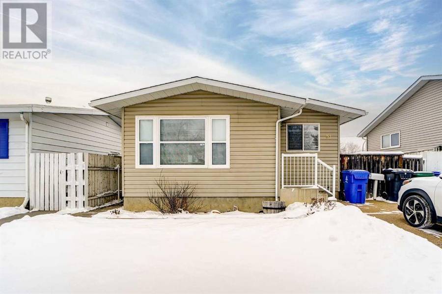 51 Trent Road W, Lethbridge, AB T1K4N1