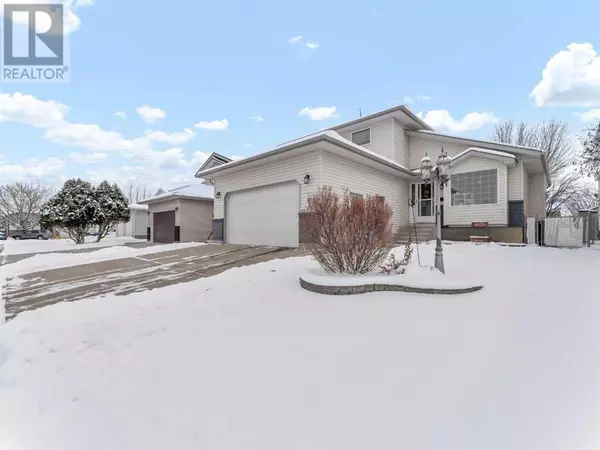 15 Storrs Crescent SE, Medicine Hat, AB T1B4J4