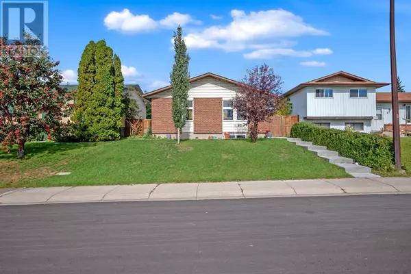 Calgary, AB T1Y4J1,63 Whitnel Close NE