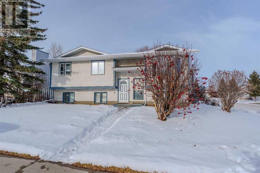 1102 Whitfield Avenue, Crossfield, AB T0M0S0