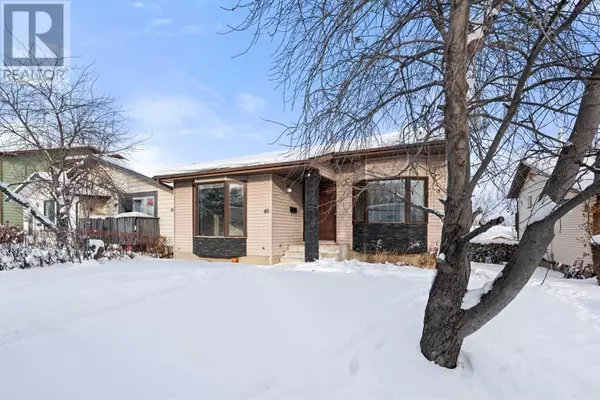 40 Bermondsey Road NW, Calgary, AB T3K1V3