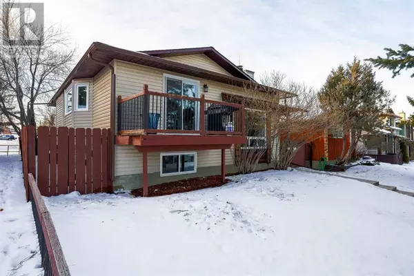 Calgary, AB T3K1H4,35 Bermuda Place NW