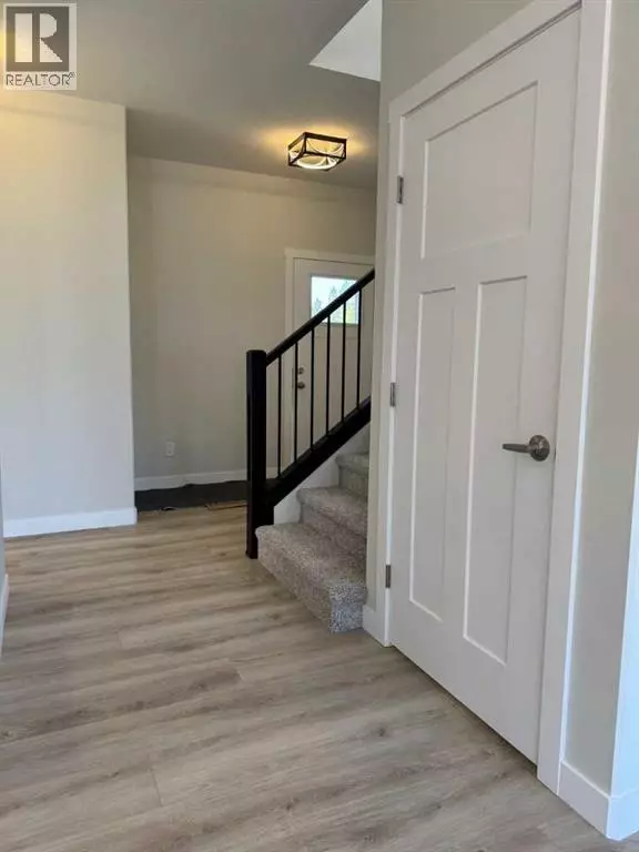 Red Deer, AB T4P3G8,53 Emmett Crescent