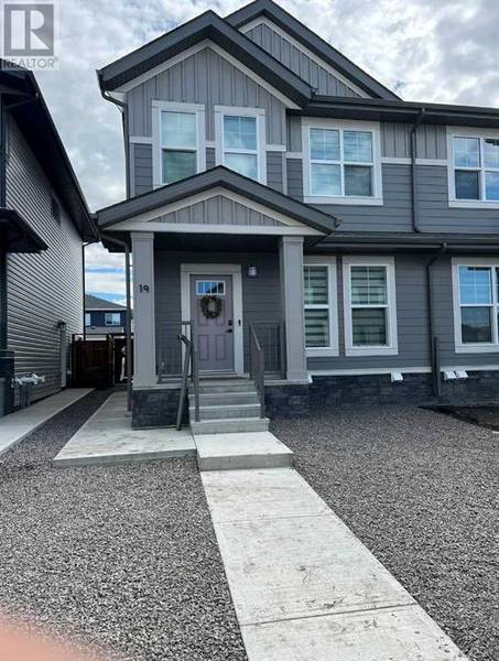 19 Walcrest Row SE, Calgary, AB T2X4L7