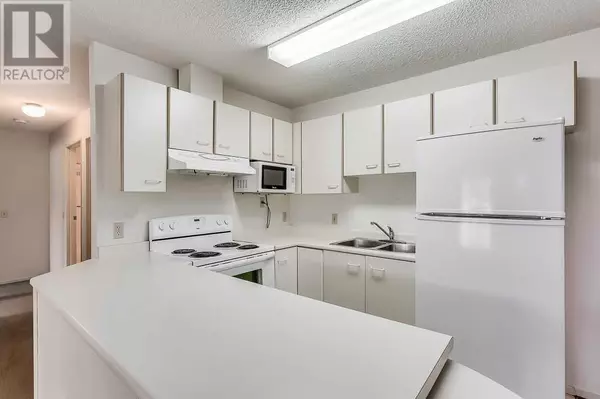 Calgary, AB T3A3Y5,2612, 3400 Edenwold Heights NW