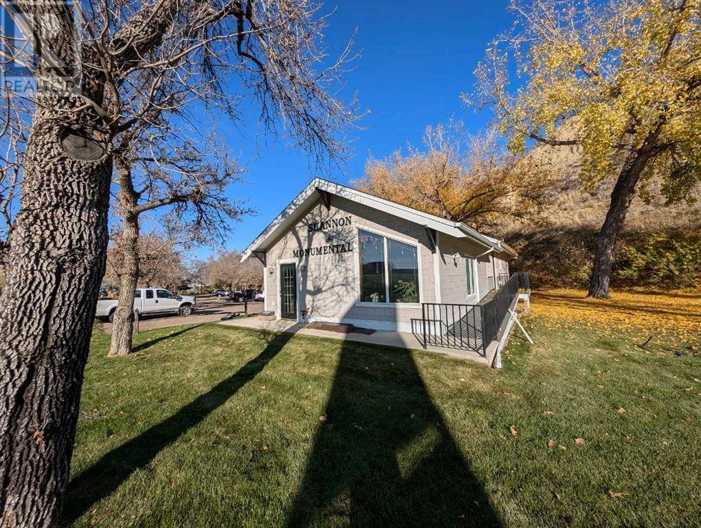 Medicine Hat, AB T1A1Z5,17 Dunmore Road SE