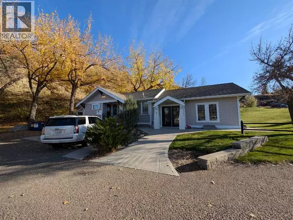 Medicine Hat, AB T1A1Z5,17 Dunmore Road SE