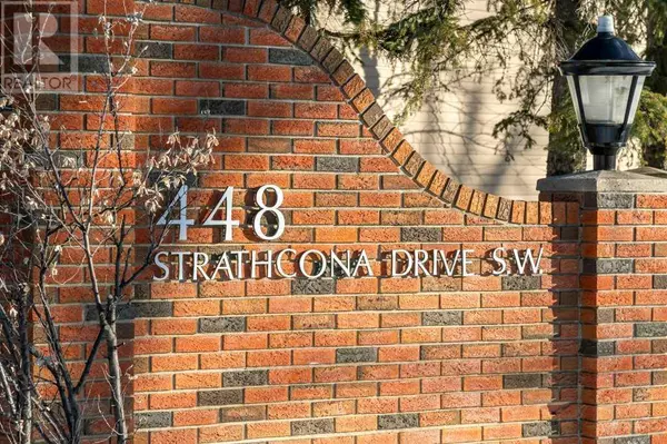 Calgary, AB T3H1M3,10, 448 Strathcona Drive SW