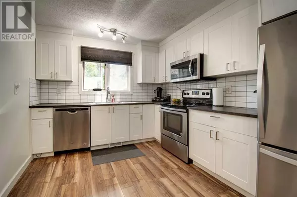 Calgary, AB T3H1R6,40 Strathearn Rise SW