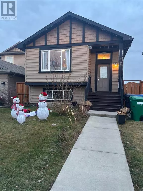 Lethbridge, AB T1H5R5,724 Florence Ho Leong Crescent N