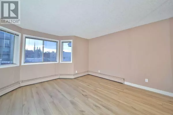 Calgary, AB T2T0E9,305, 1919 17 Avenue SW