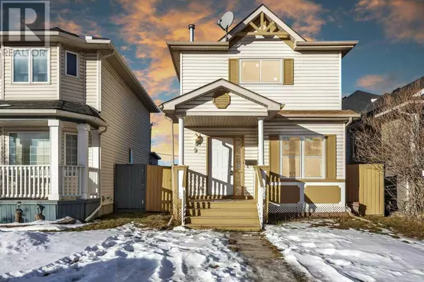 8 Martinglen Mews NE, Calgary, AB T3J3N3