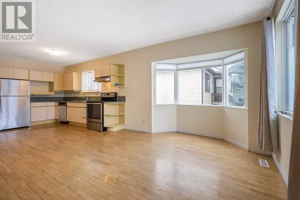 Calgary, AB T2M1J4,211 21 Avenue NW