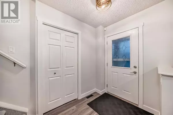 Calgary, AB T3P1E2,209 Evansmeade Close NW