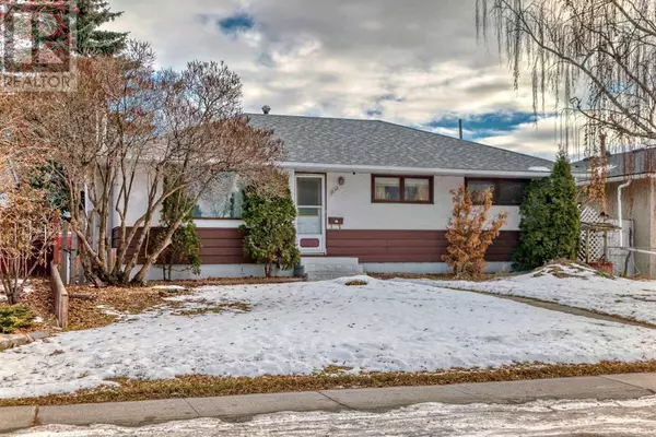 Calgary, AB T2B1G7,2622 42 Street SE