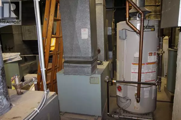 Calgary, AB T2M0P6,2, 1133 17 Avenue NW