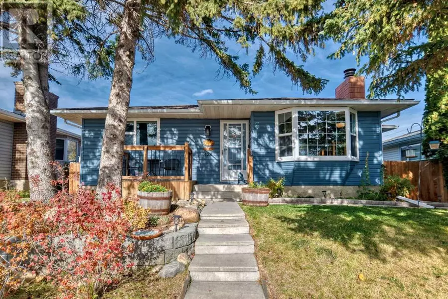 424 Pinetree Road NE, Calgary, AB T1Y1K6