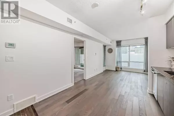 Calgary, AB T2P1J3,2107, 930 6 Avenue SW