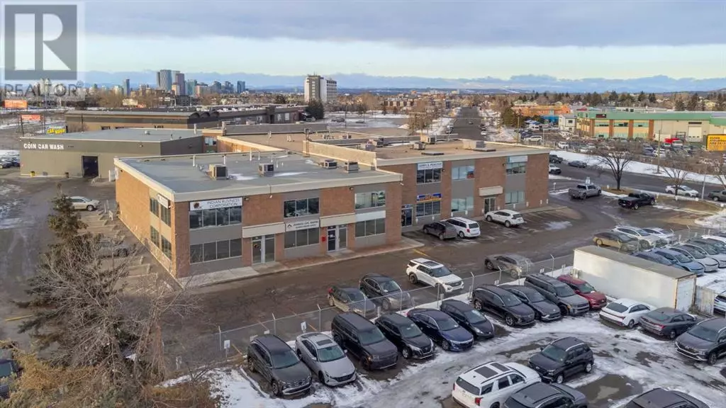 52, 2333 18 Avenue NE, Calgary, AB T2E8T6