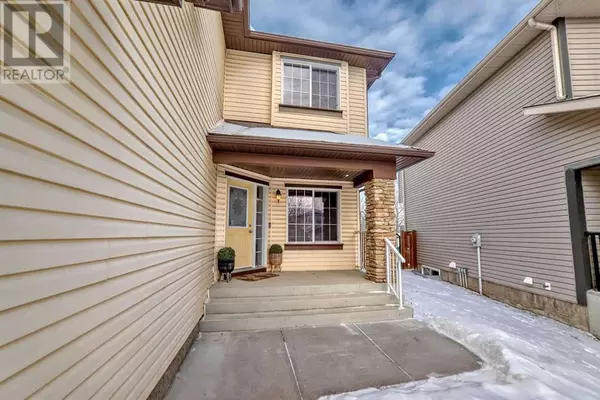 Okotoks, AB T1S2M2,105 Drake Landing Place