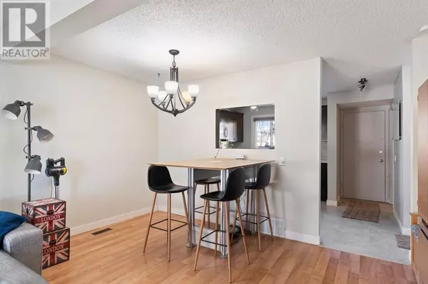 Calgary, AB T2A6H7,92 Abergale Way NE