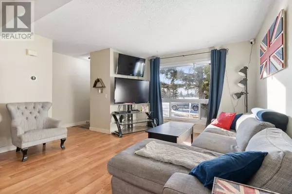 Calgary, AB T2A6H7,92 Abergale Way NE