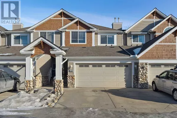 74 Discovery Heights SW, Calgary, AB T3H4Y6