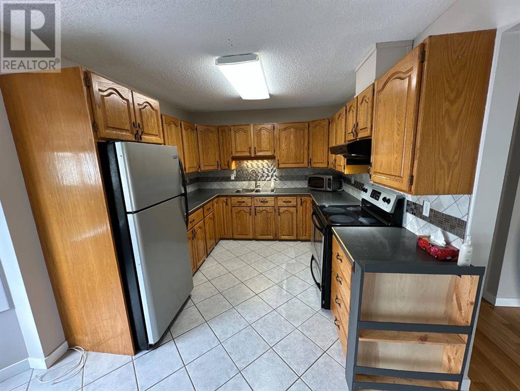 Peace River, AB T8S1A5,9614 84 Avenue