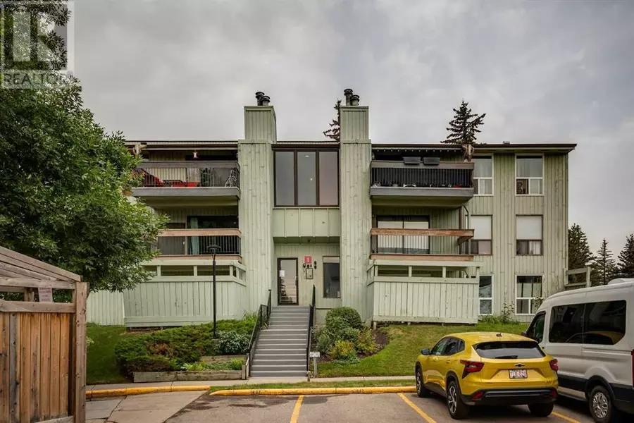 121, 10120 Brookpark Boulevard SW, Calgary, AB T2W3G3