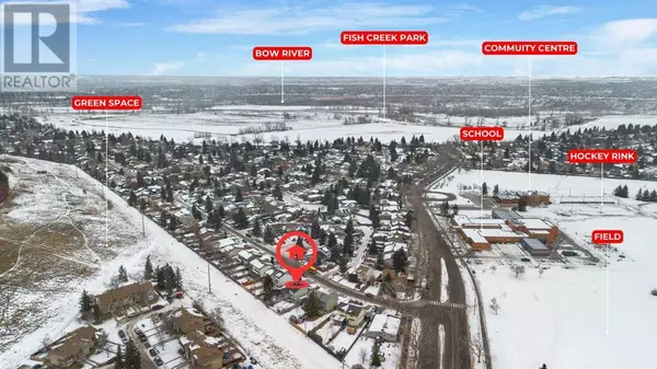 Calgary, AB T2J5S9,17 Deer Lane Road SE