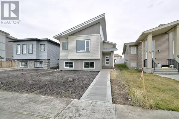 58 Livingston Close E, Red Deer, AB T4R0S8