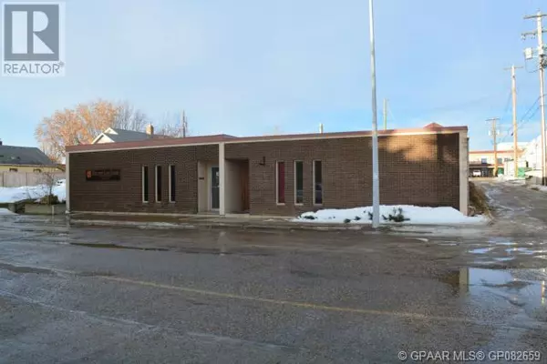 9910 97 Avenue, Peace River, AB T8S1S5