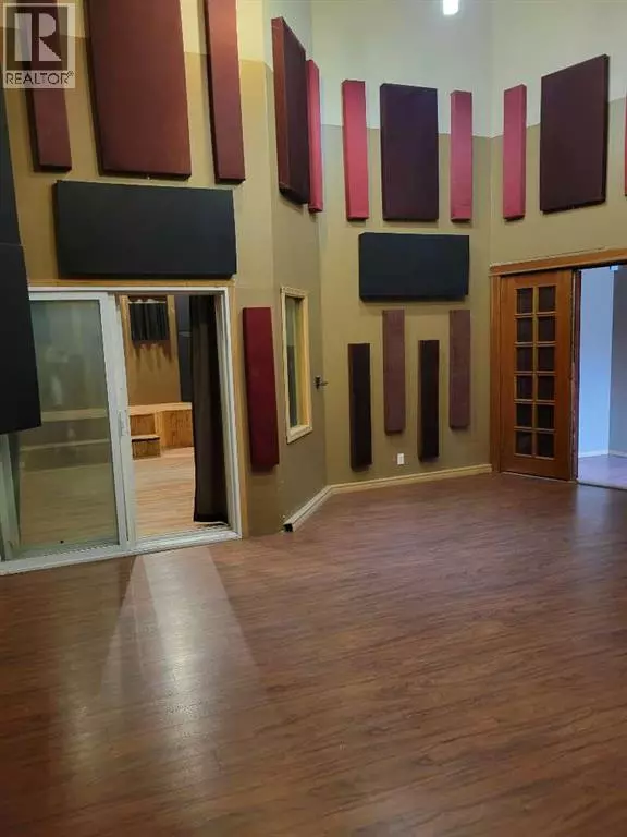 Calgary, AB T2E0P6,104, 3208 8 Avenue NE