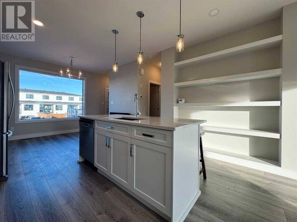 Lethbridge, AB T1J5W7,1155 Coalbrook Place W