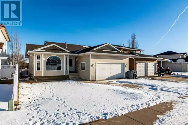 40 Spruce Close SE, Medicine Hat, AB T1B4L8