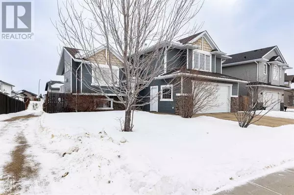 21 Estella Crescent, Lacombe, AB T4L2P3